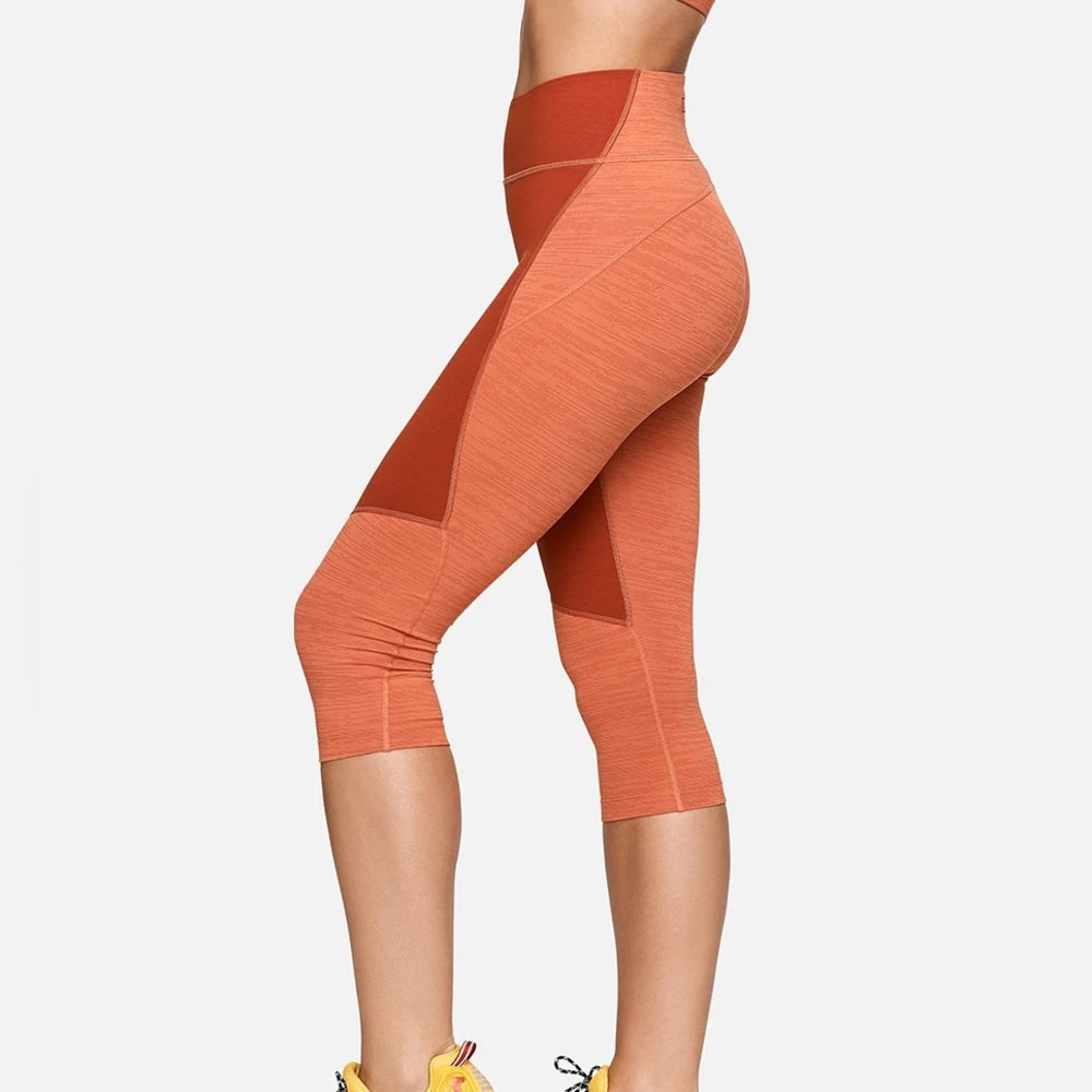 Outdoor Voices Techsweat two tone Kneecap Legging adobe/brick size Small
